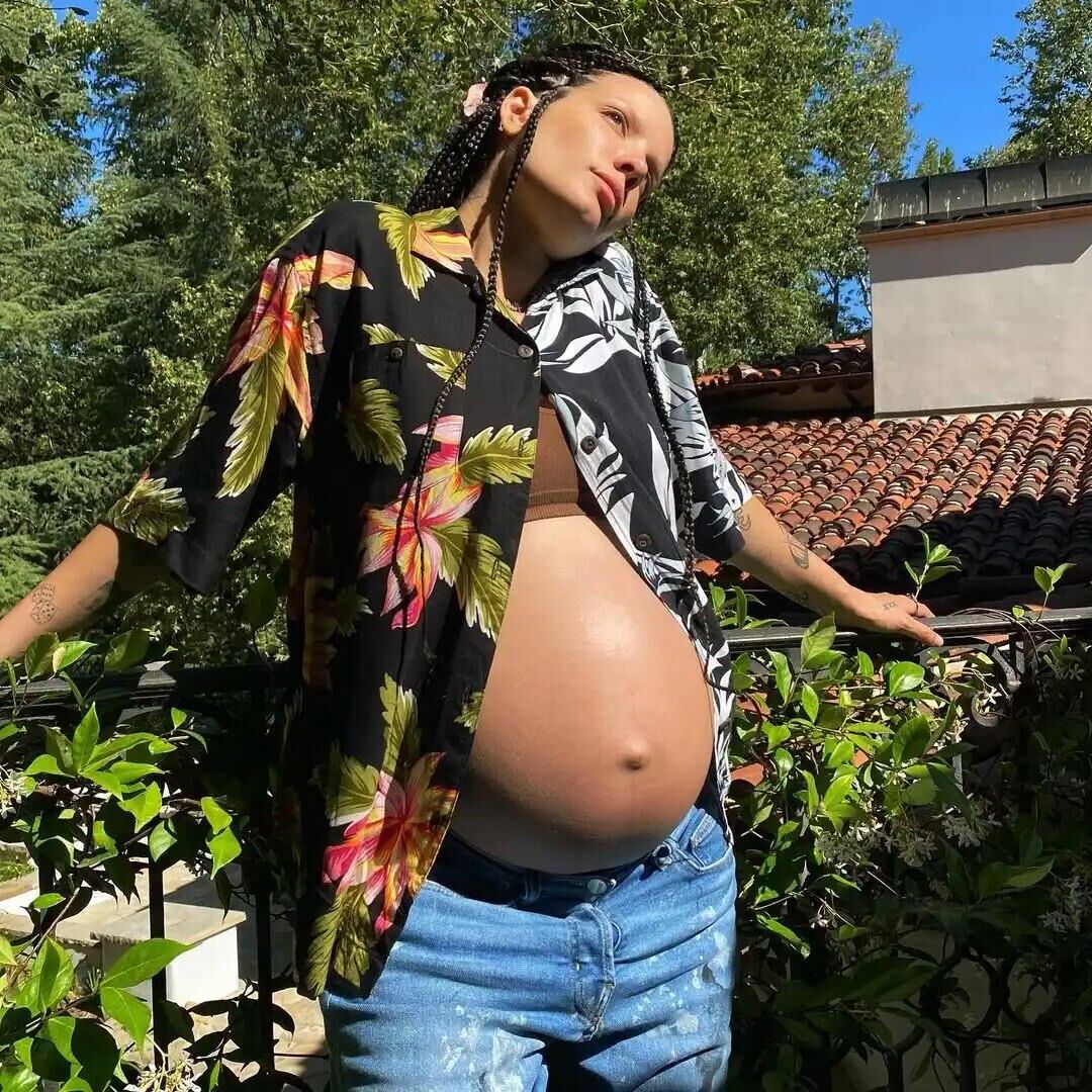 Halsey pregnant