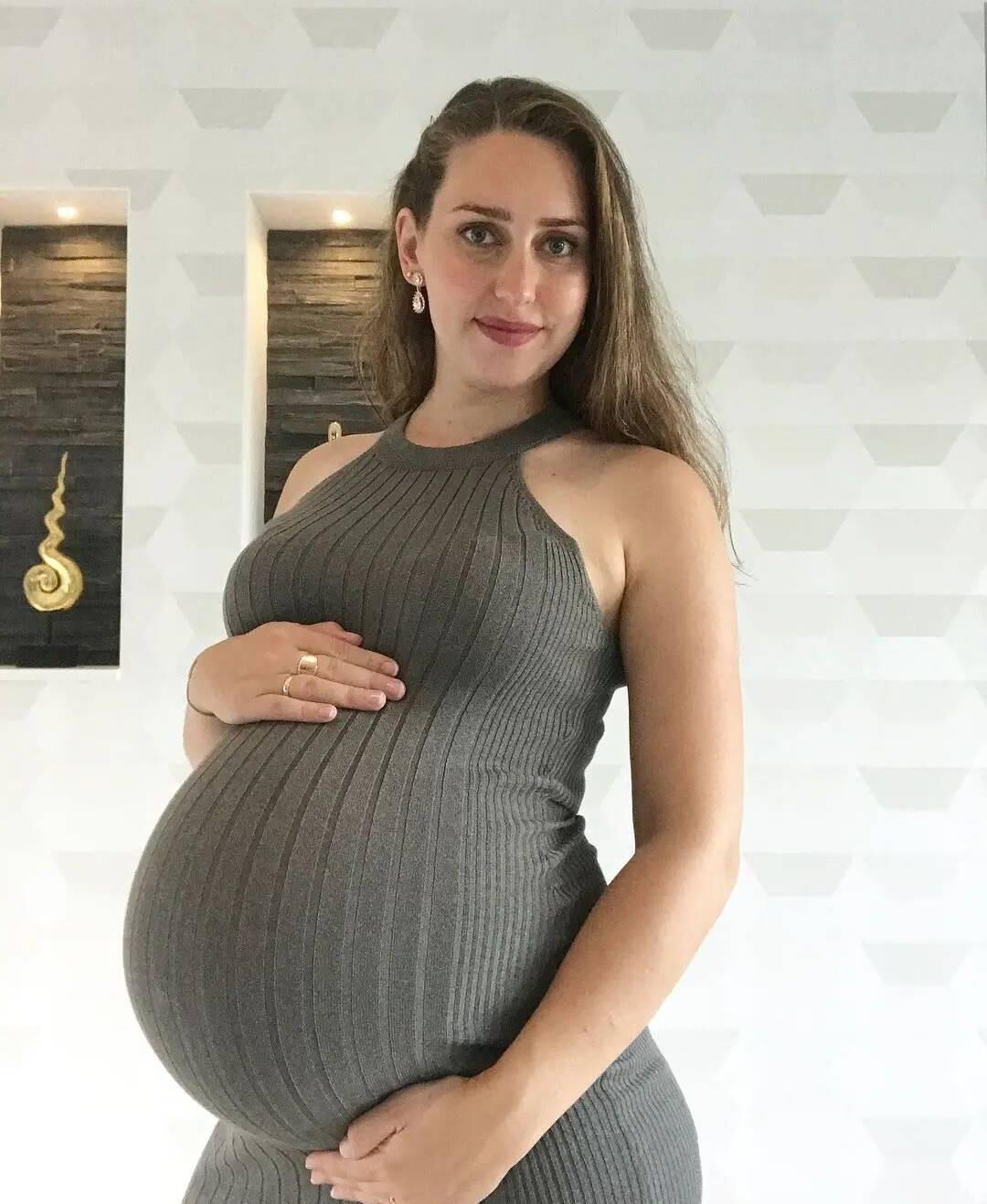 Pregnant non nude I