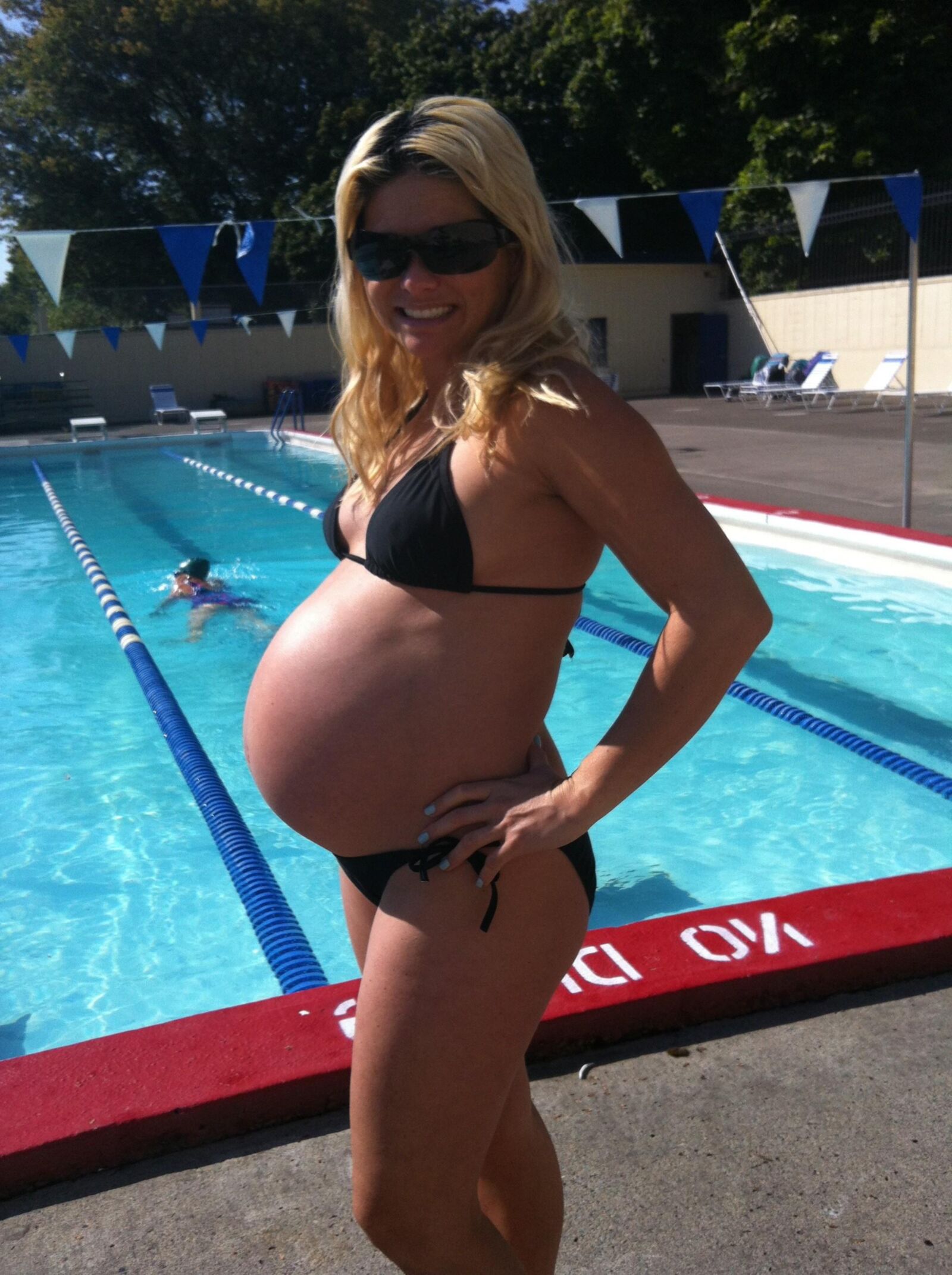 Glorious pregnant beauties in public