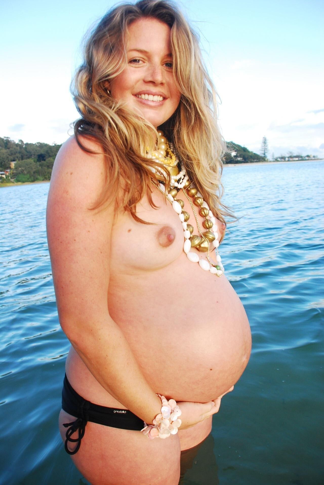 Glorious pregnant beauties in public