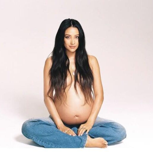 Shay Mitchell enceinte