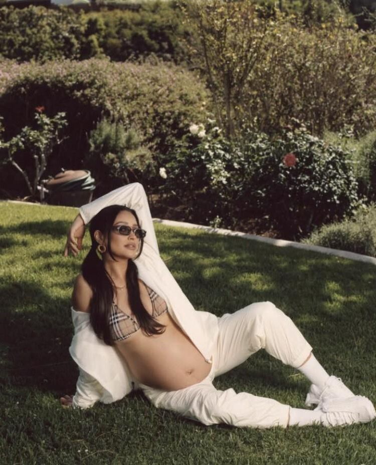 Shay Mitchell enceinte