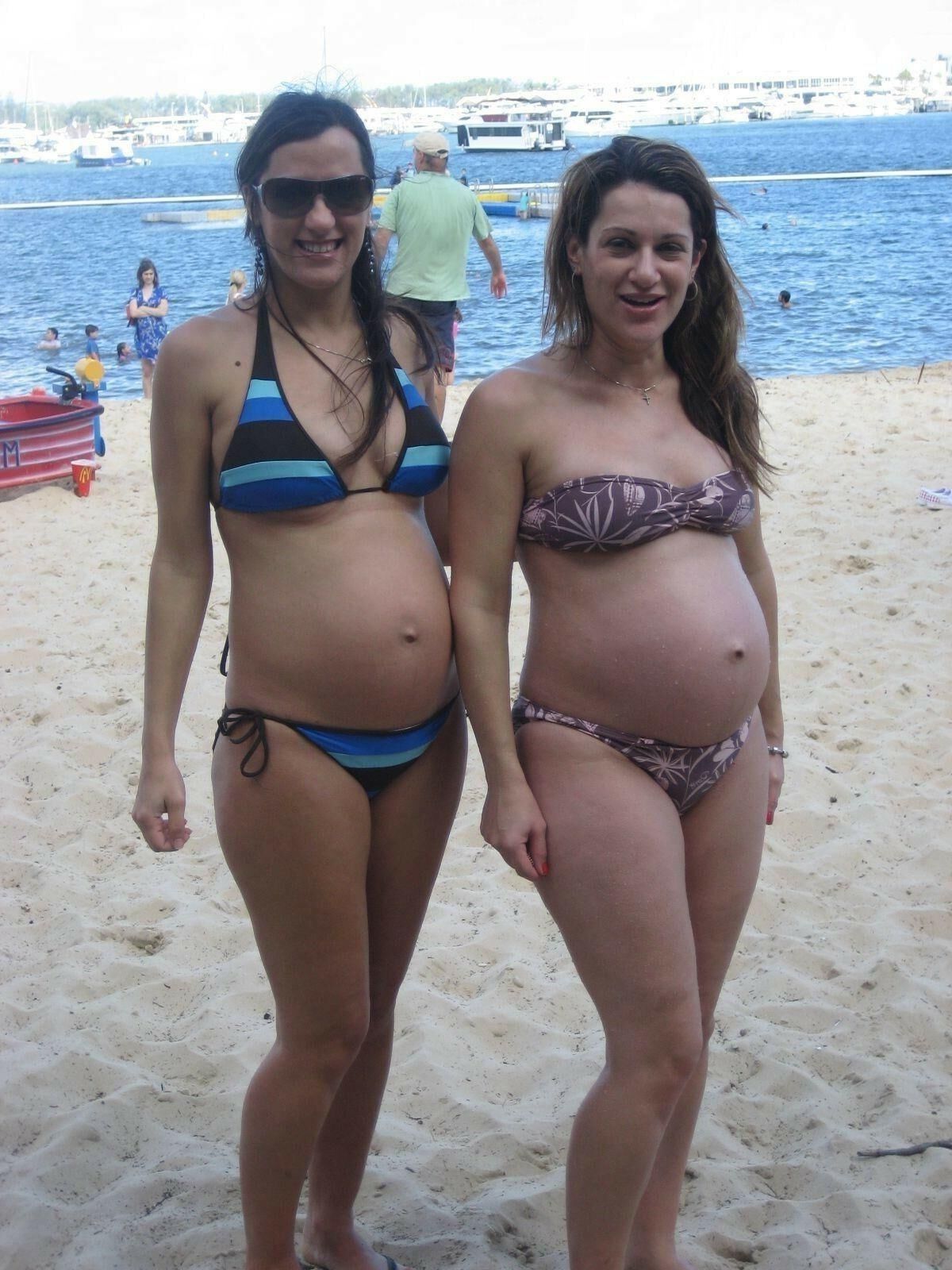 Preggers Strandbikini und draußen