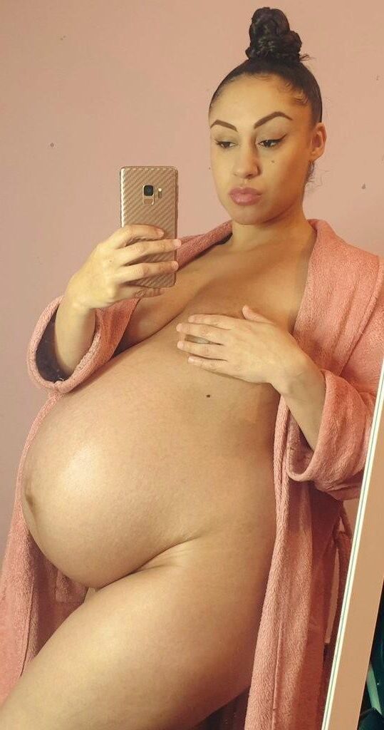 Heavily Pregnant And Hairy Pussy Dee