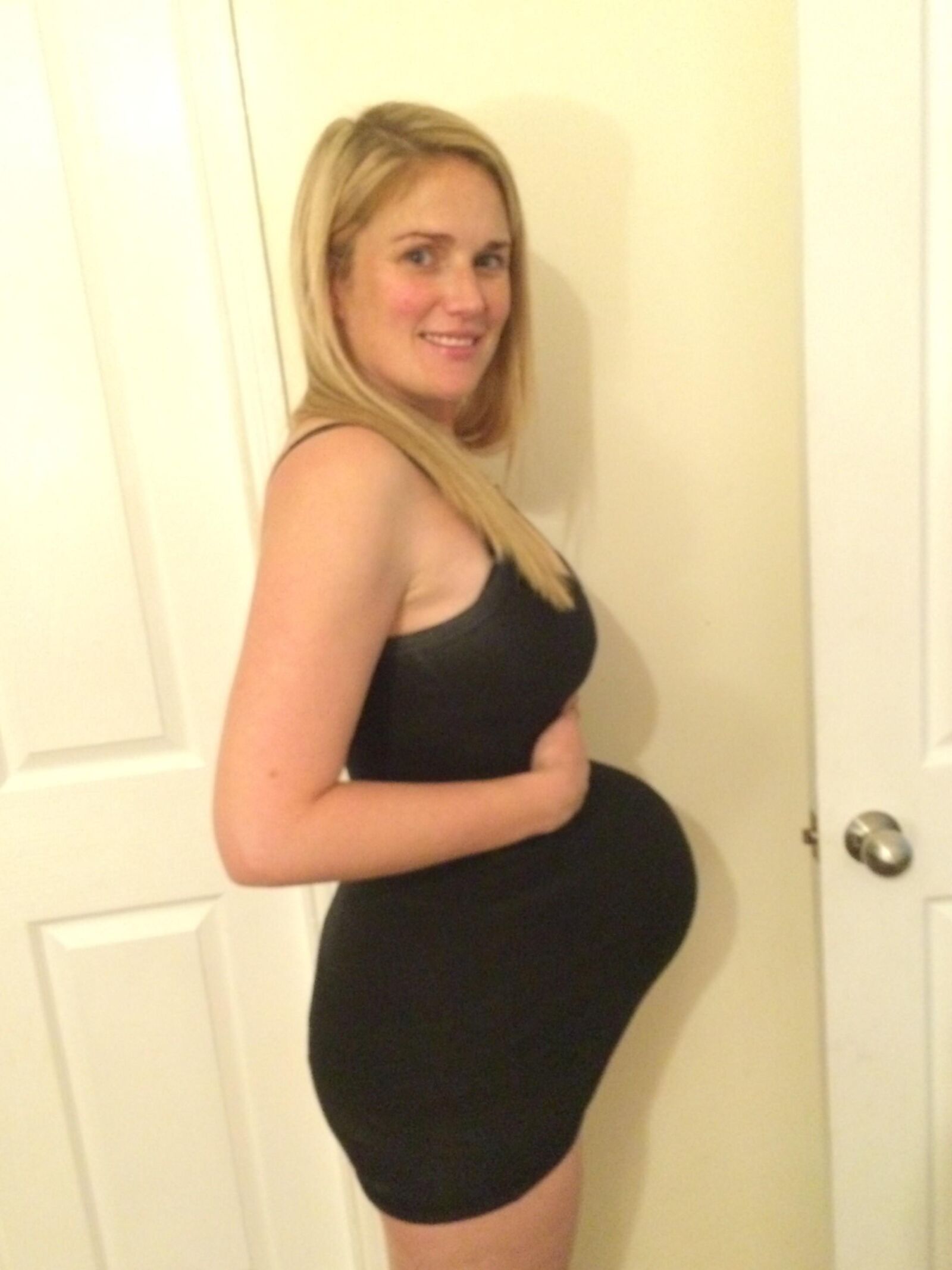 Blonde Preggo MILF