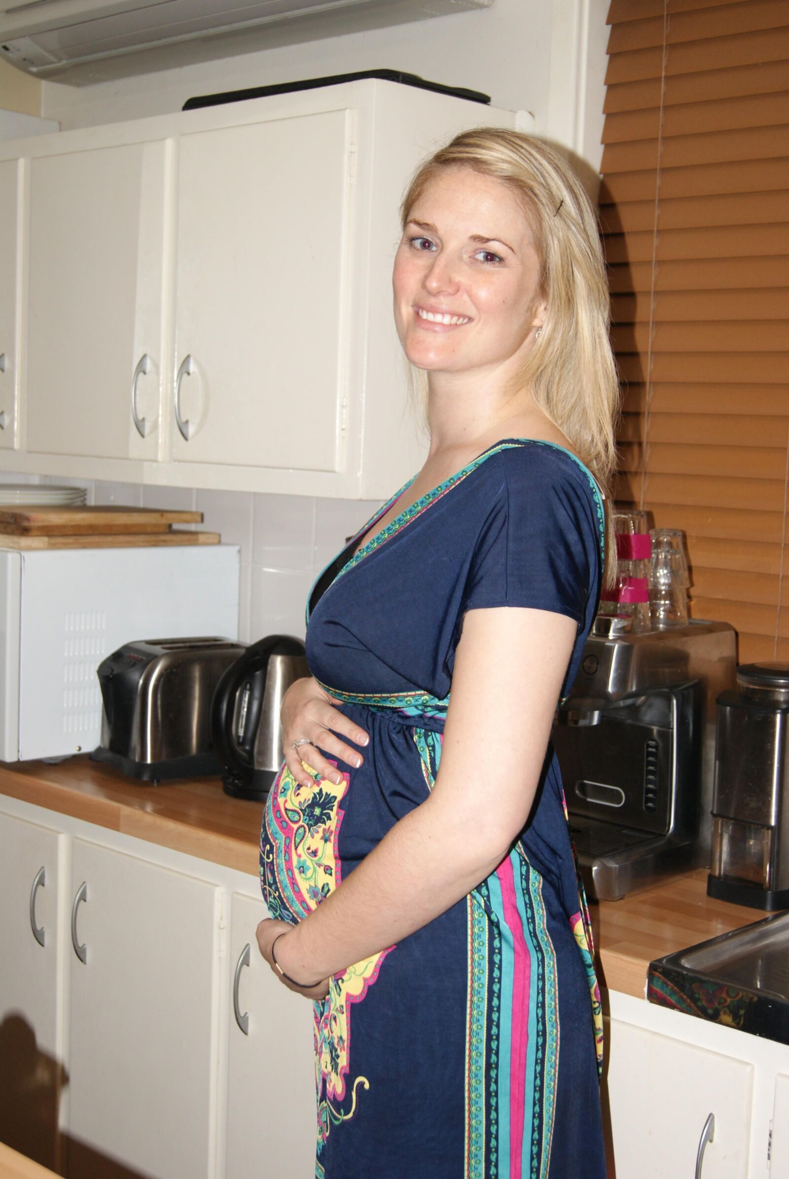 Blonde Preggo MILF