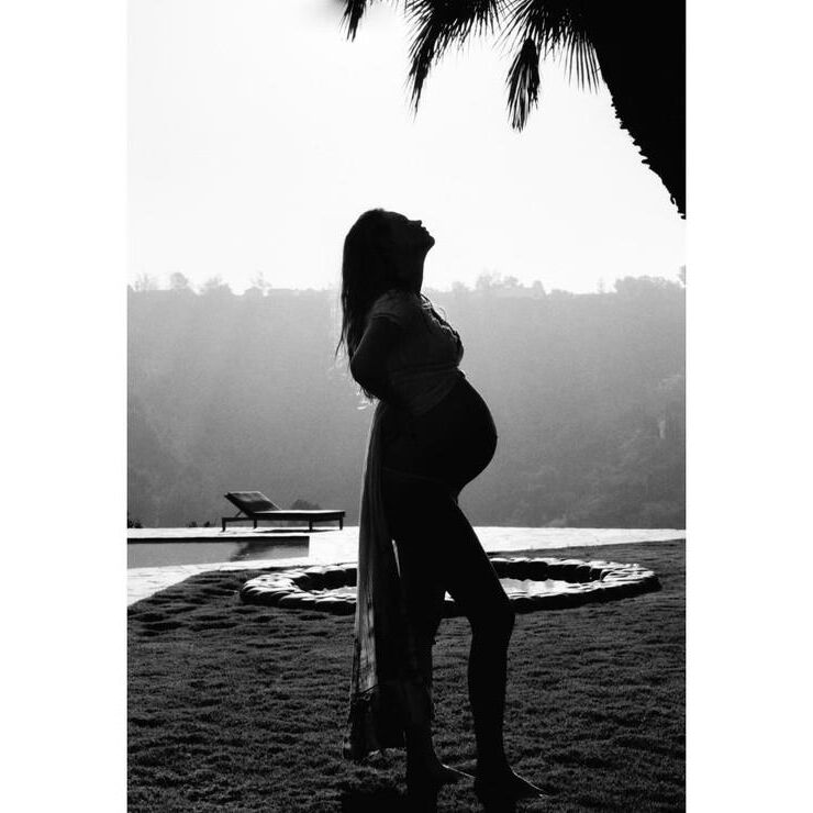 Behati prinsloo enceinte