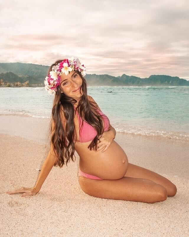 Preggers Beach Bikini и на открытом воздухе