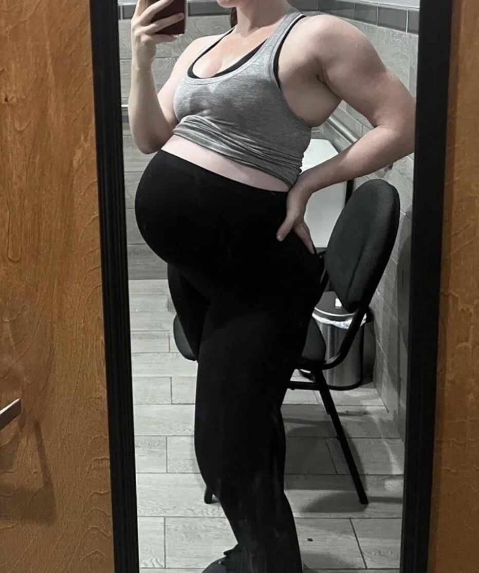 Esposa grávida Selfies compartilhados por hubbie