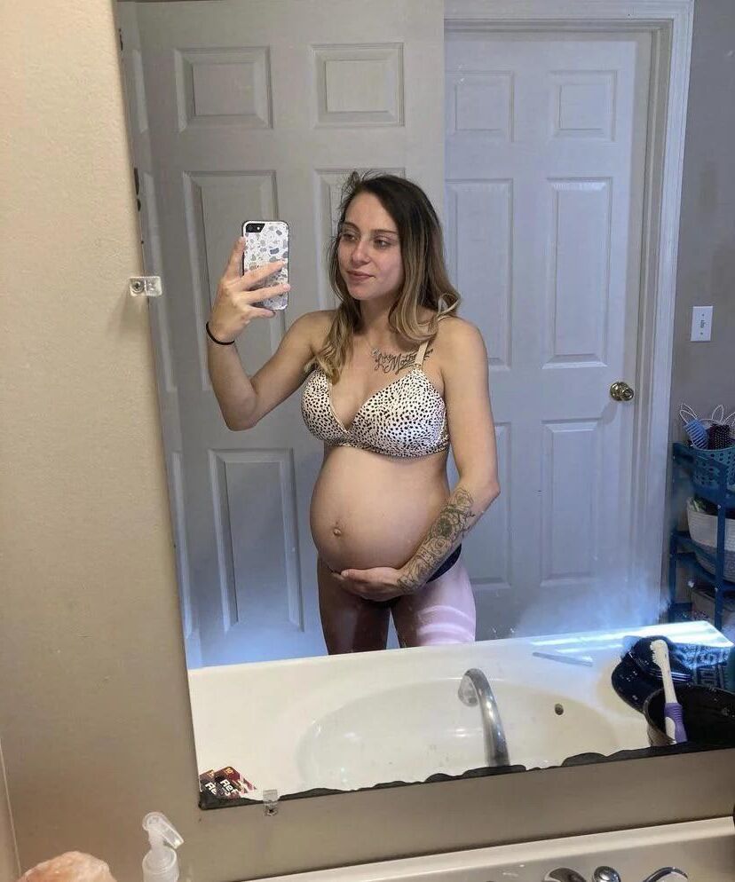 Pregnant Rachel momma_pregnant
