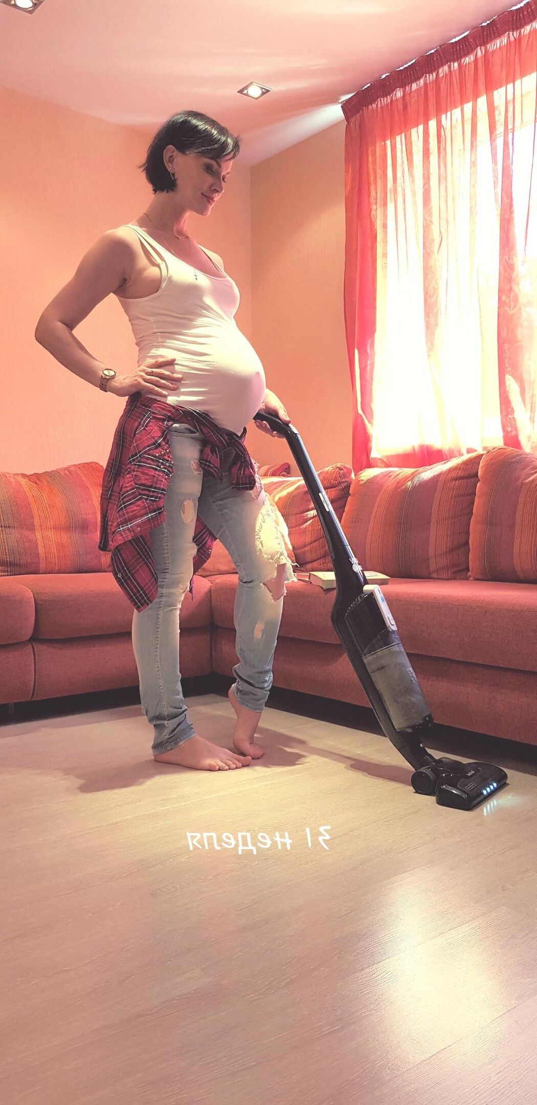 Nicht -nackte Milf schwanger