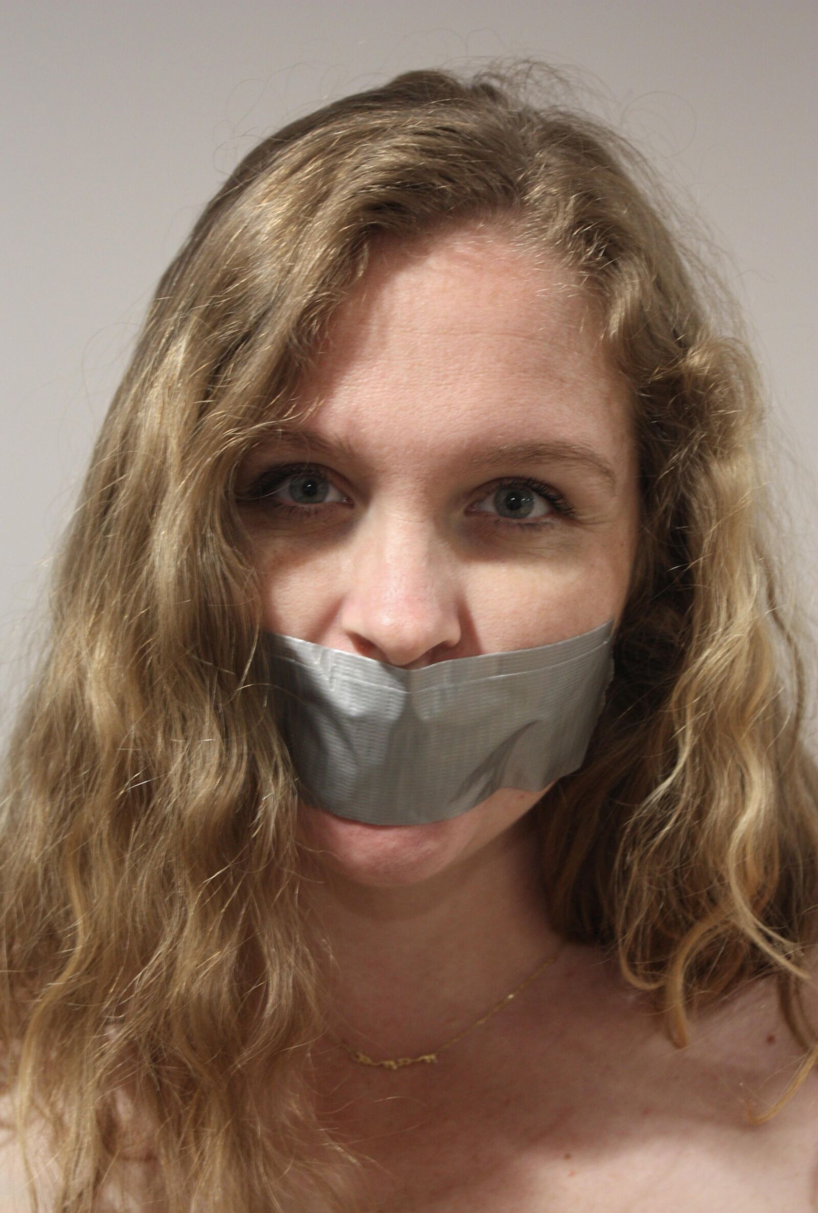 Photoshoot : Gagged