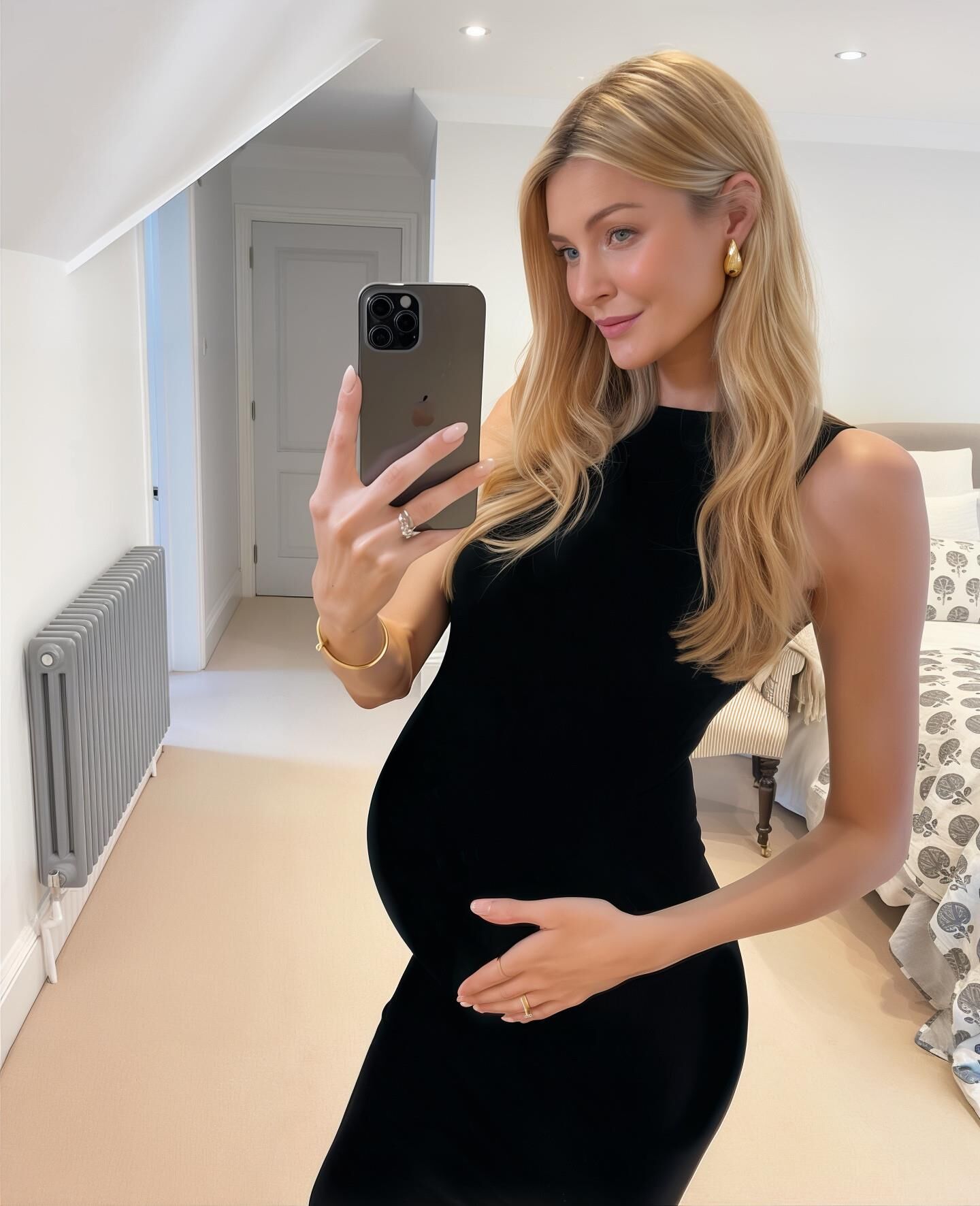 Schöne blonde Preggo