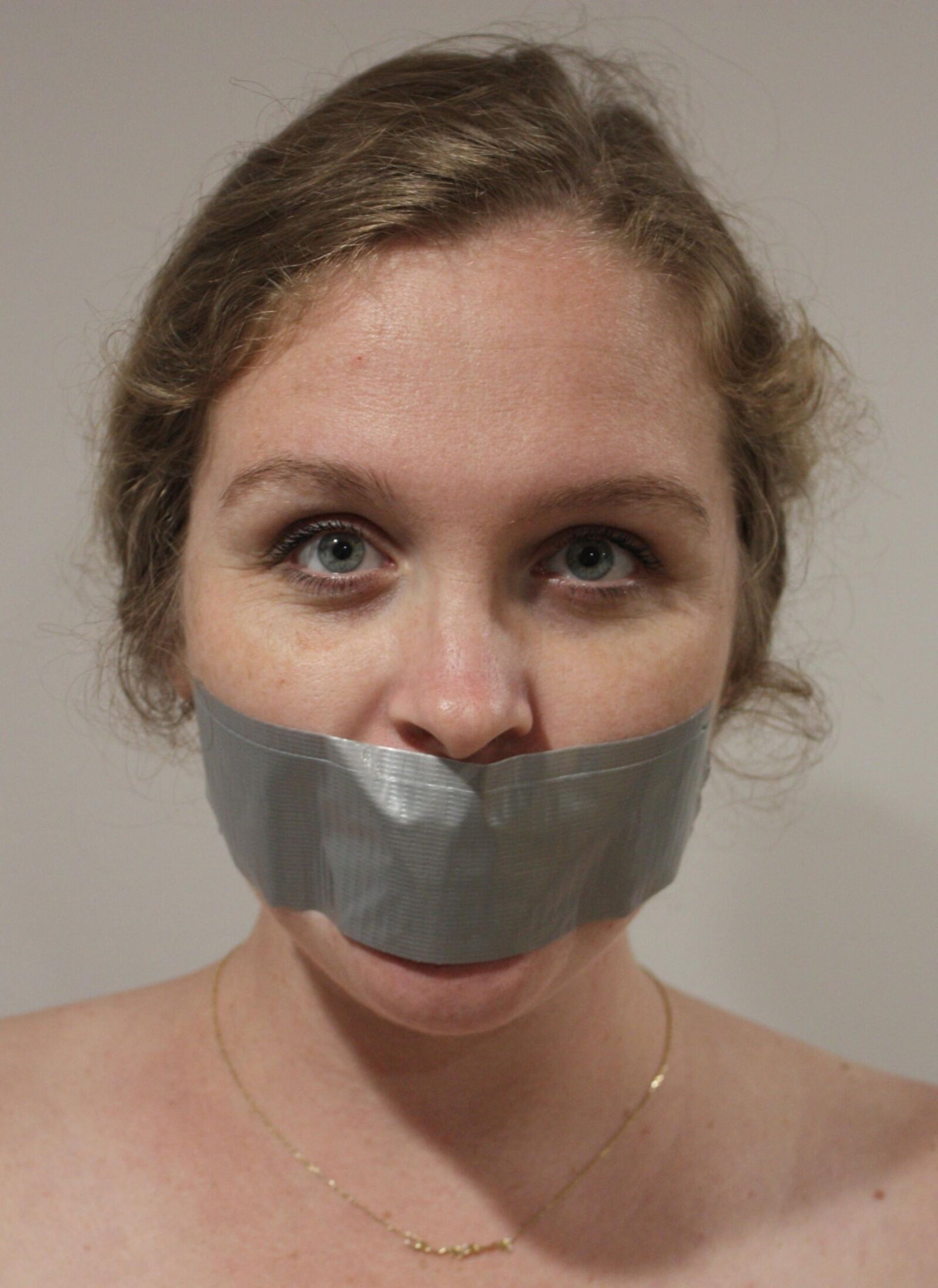 Photoshoot : Gagged