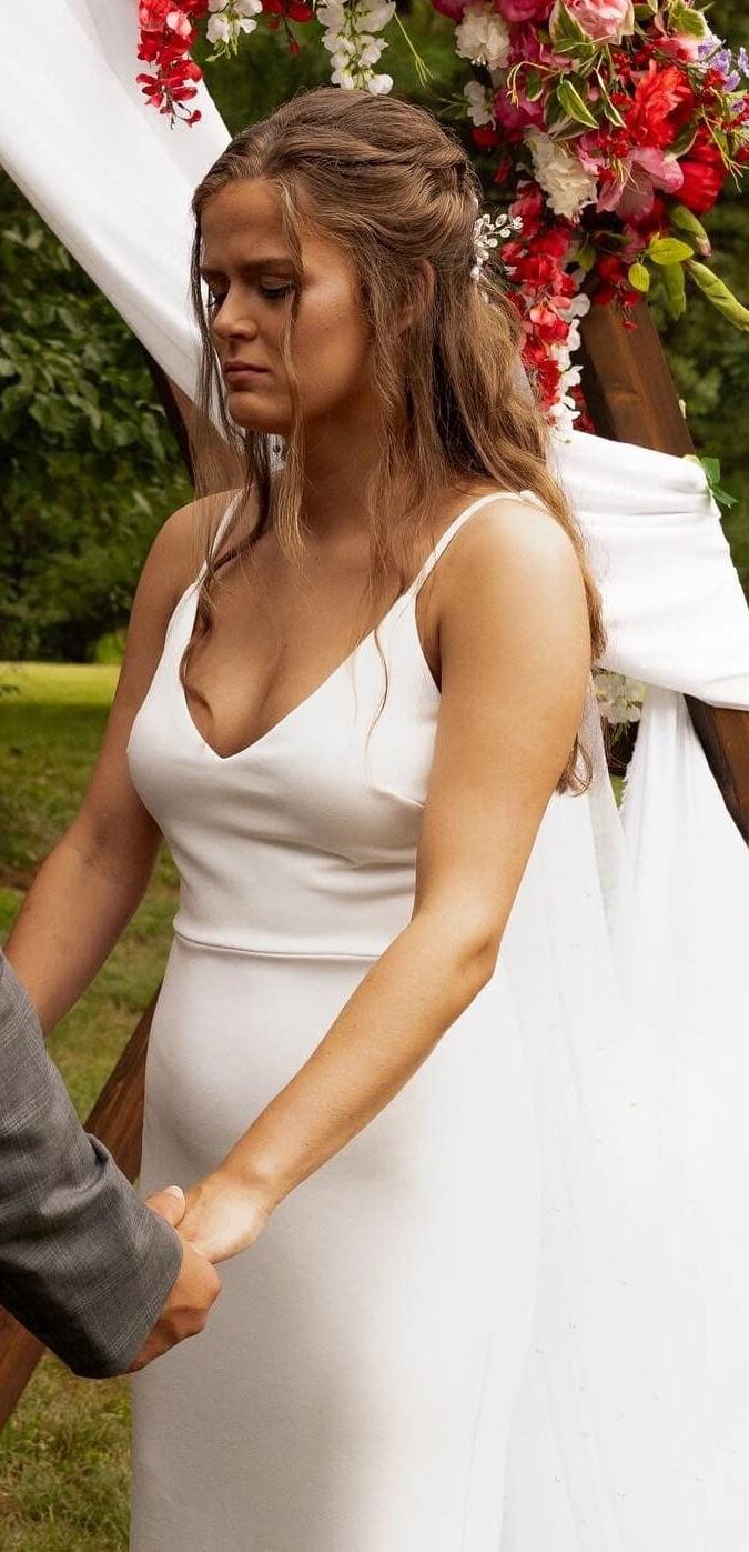 Candid young milf she's preggo again