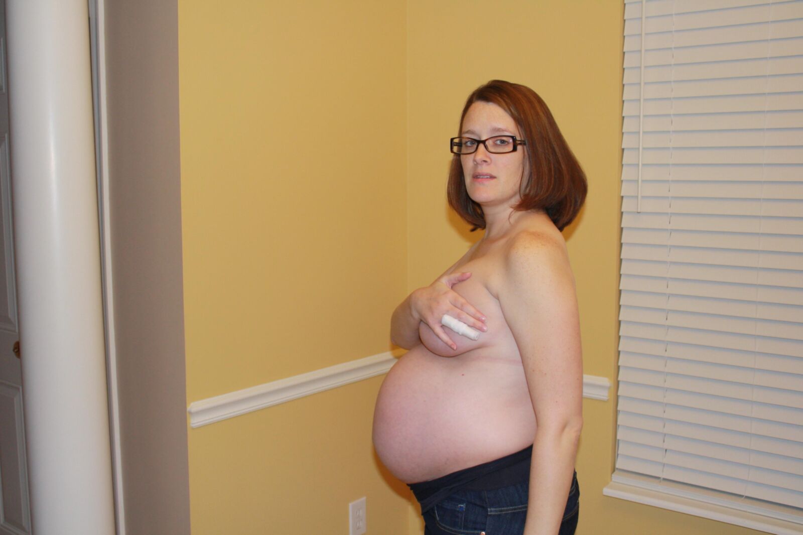 Dumb Slut Carrie Lynn th Photoshoot: Swollen Preggo Pussy