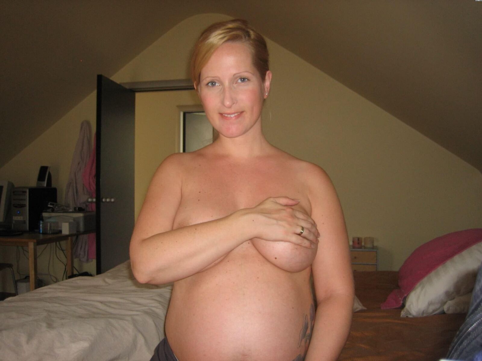 Pregnant Amateurs 