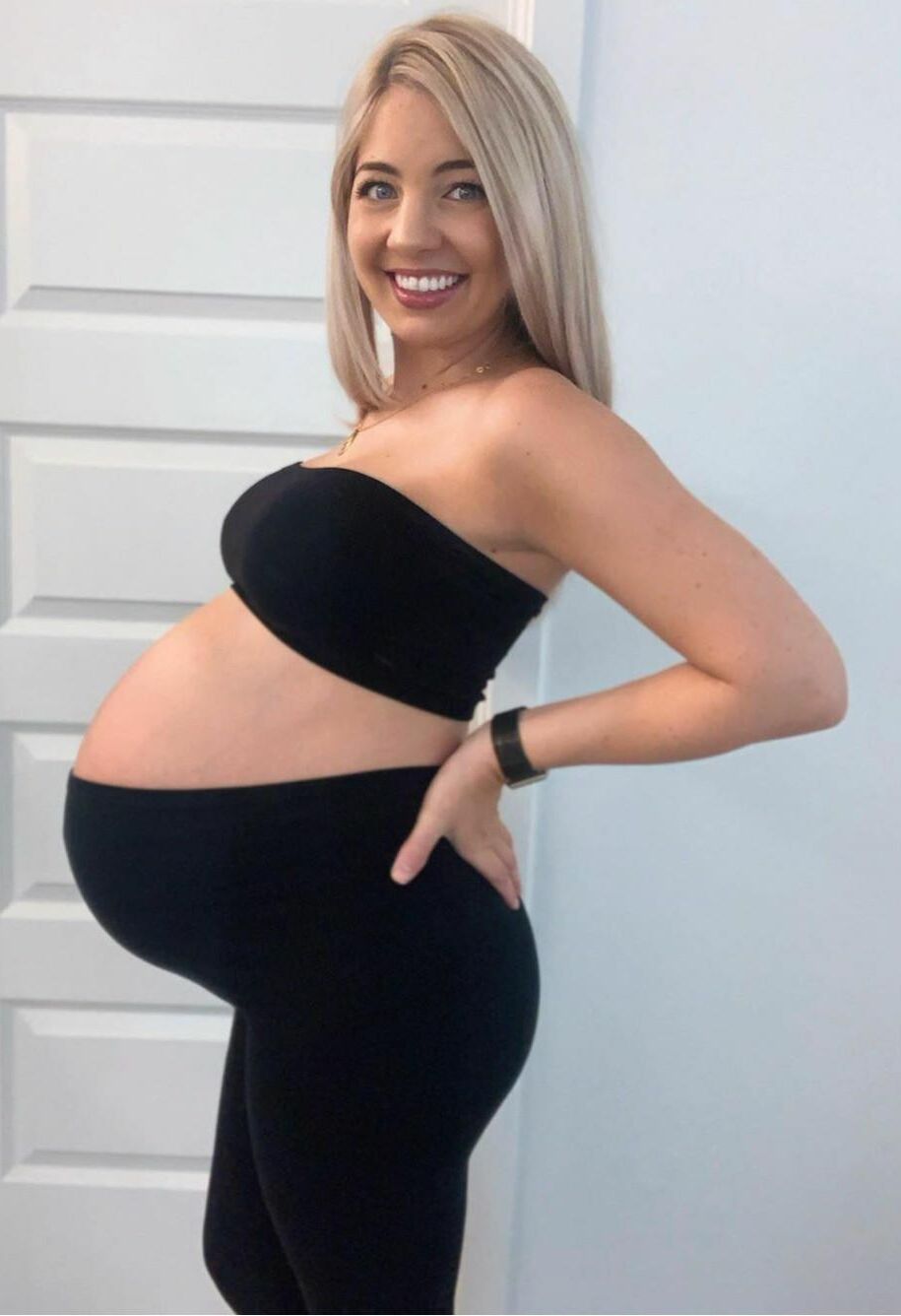 Блондинка Preggo Power