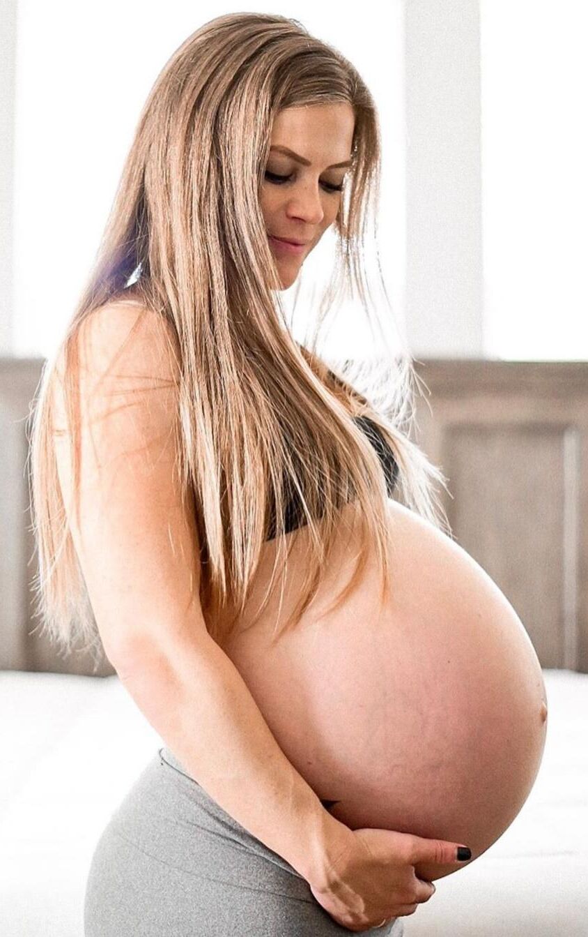 Блондинка Preggo Power