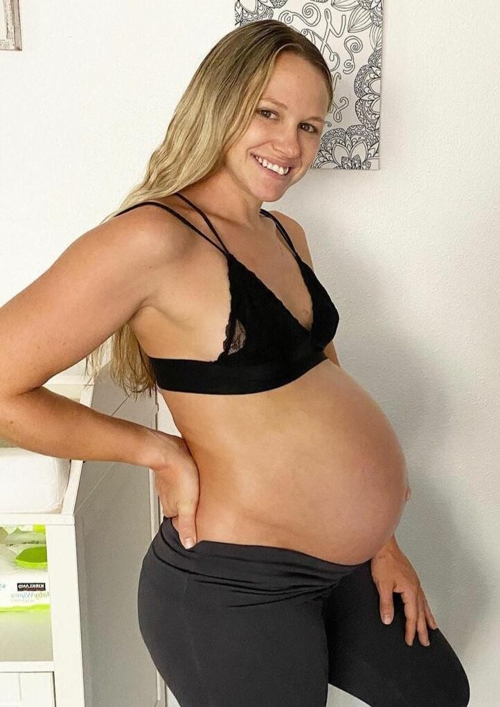 Блондинка Preggo Power