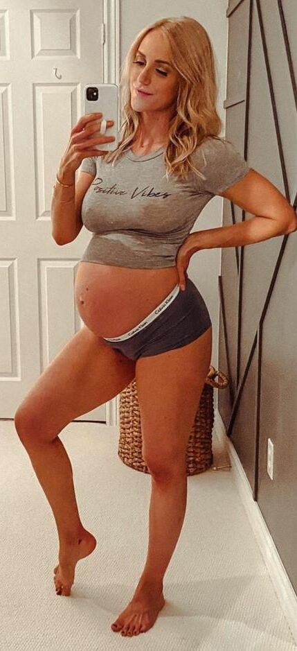 Блондинка Preggo Power