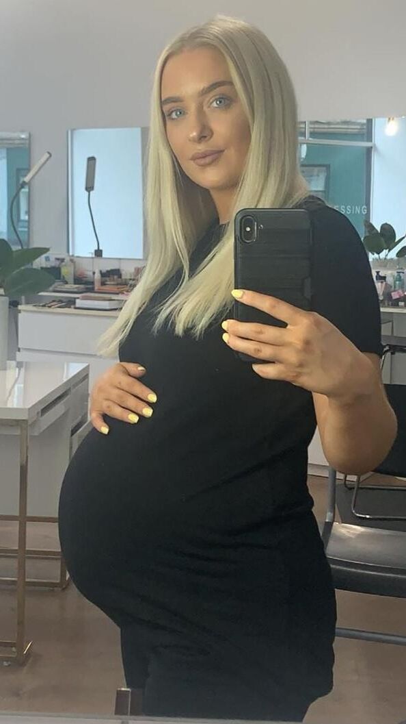 Блондинка Preggo Power