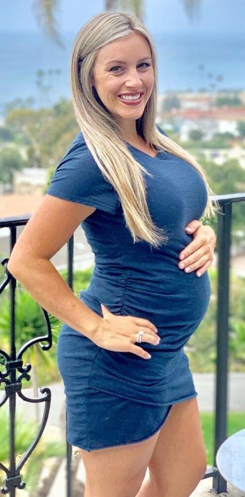 Блондинка Preggo Power