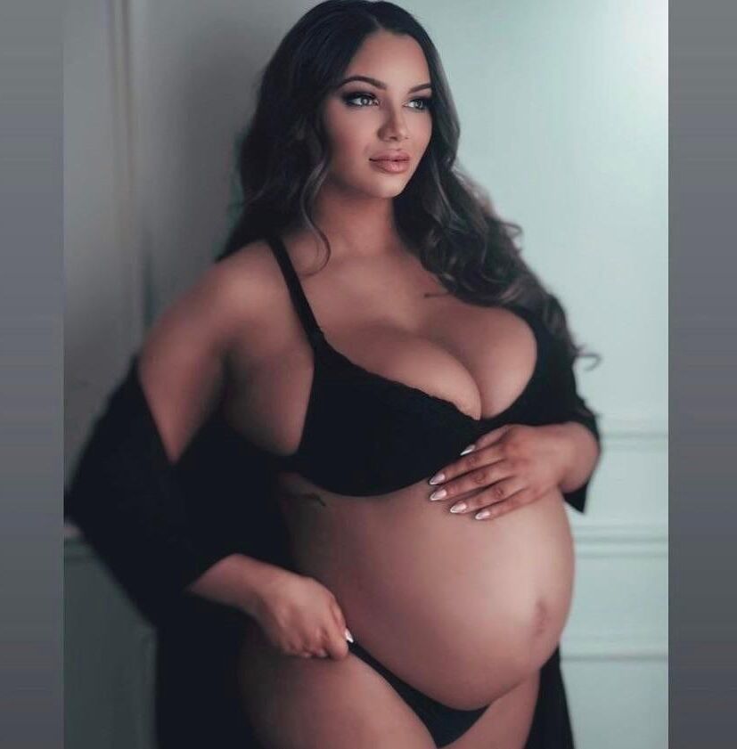 BEAUTIFUL PREGNANCY PHOTOS 
