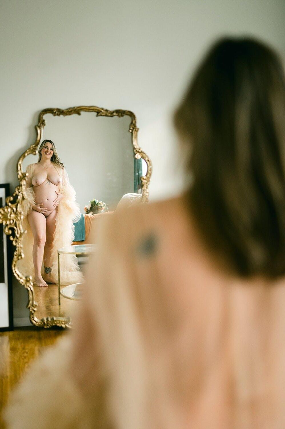 Chubby Steph shows her preggo belly