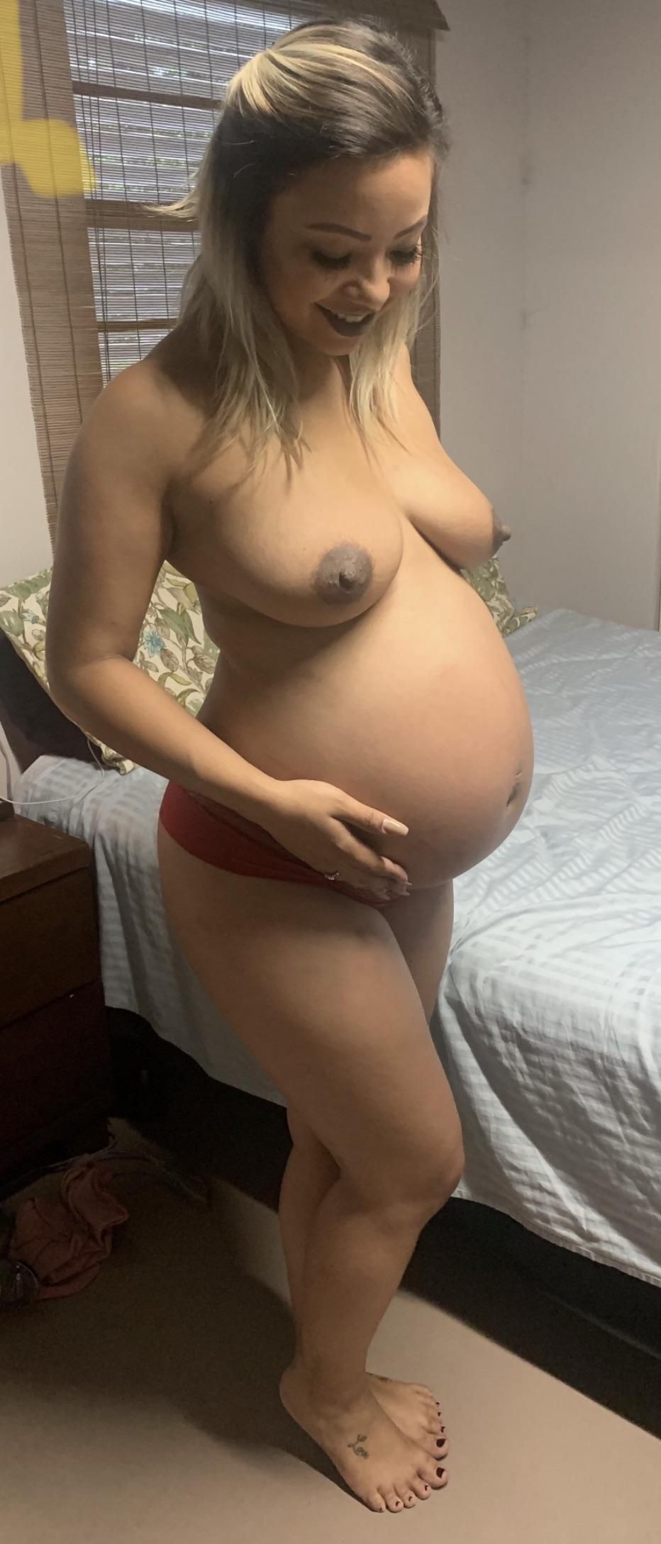 Assorted pregnant cunts 