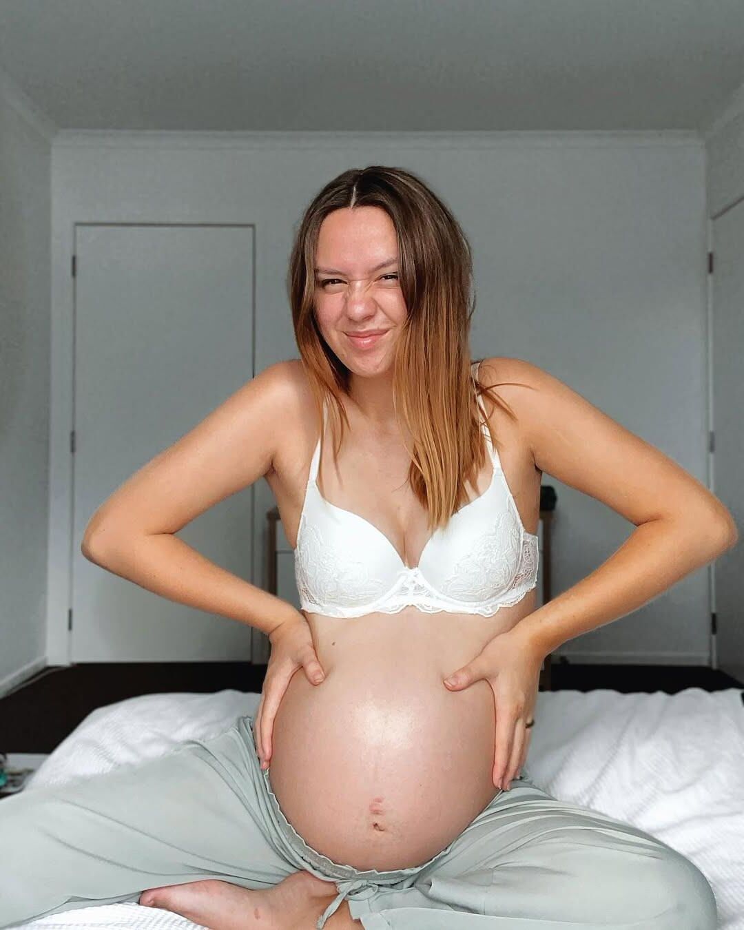 Assorted pregnant cunts 