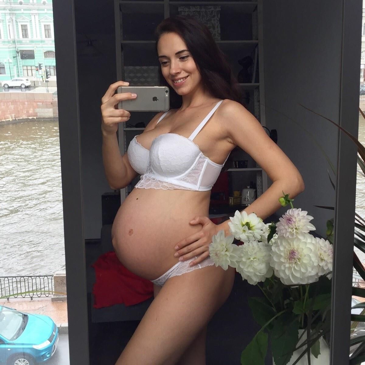Preggo hotties 