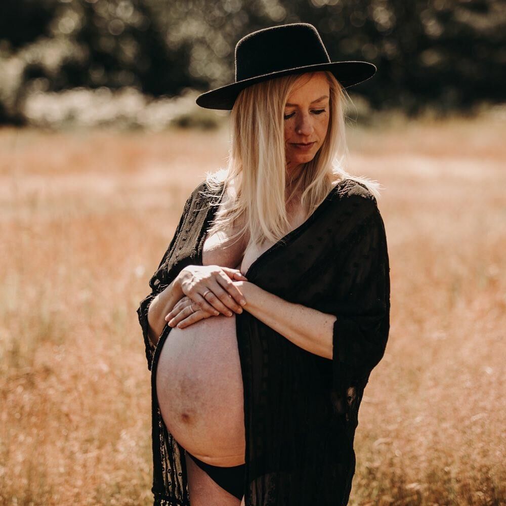 Stunning Pregnant Blonde 