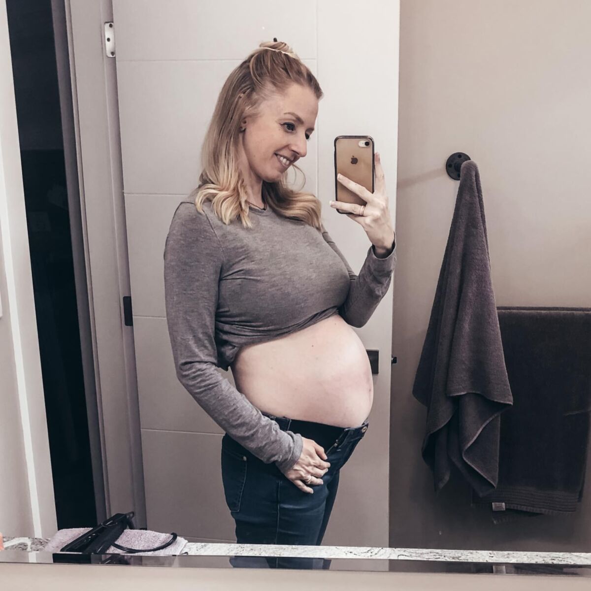 Stunning Pregnant Blonde 