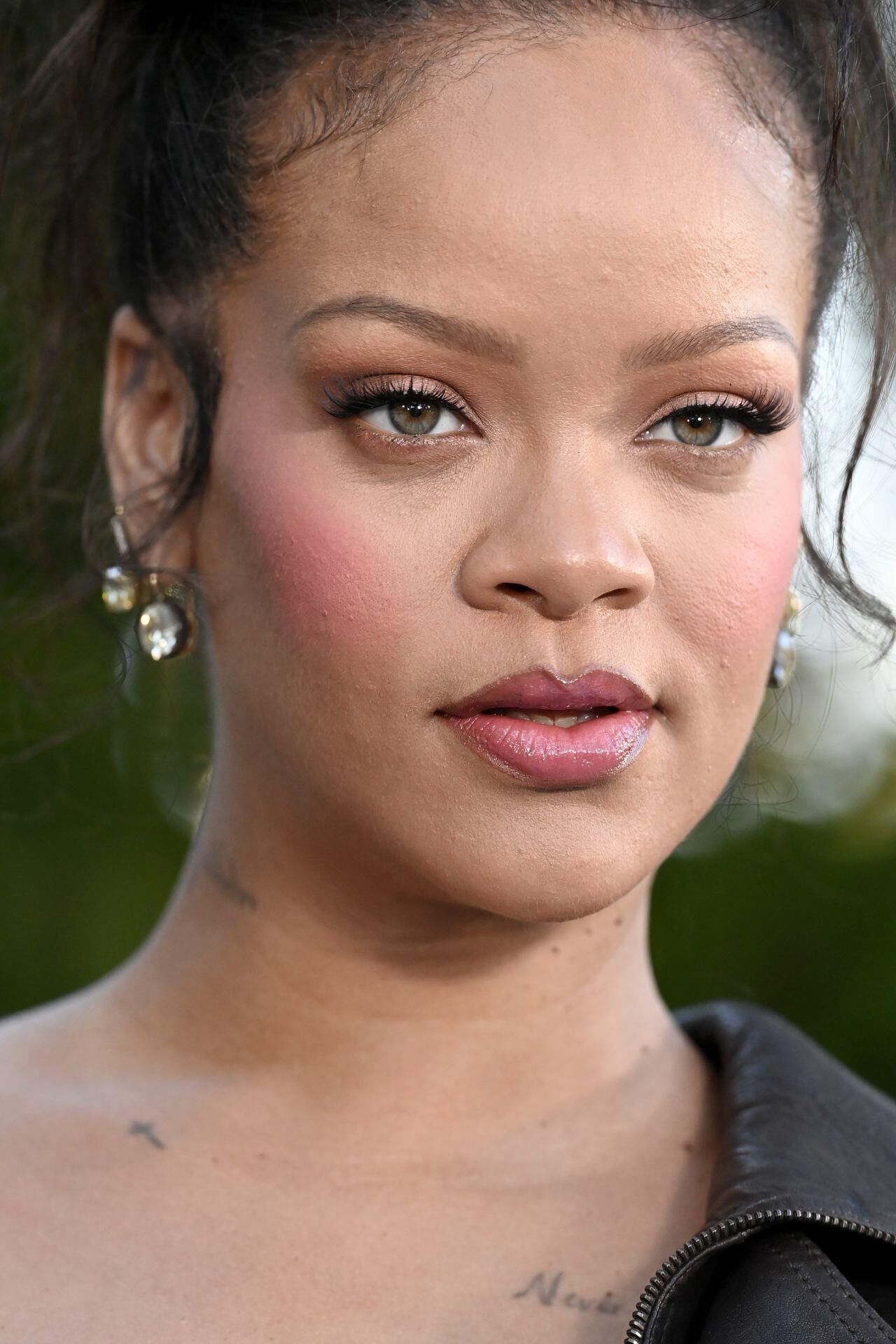 Rihanna’s Rebel Smurf Style: Premiere’s Unexpected E