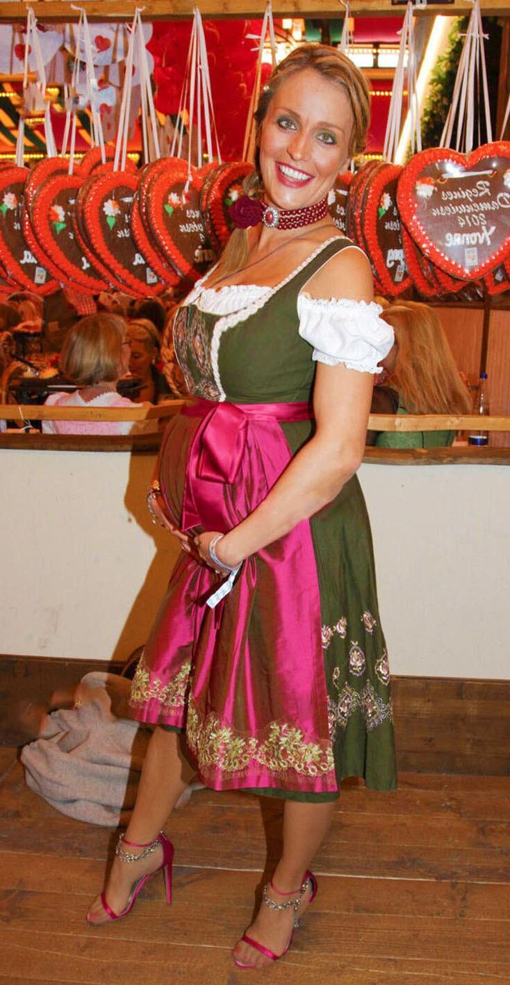 geschwängertedirndlmadlnträchtigin tracht（）