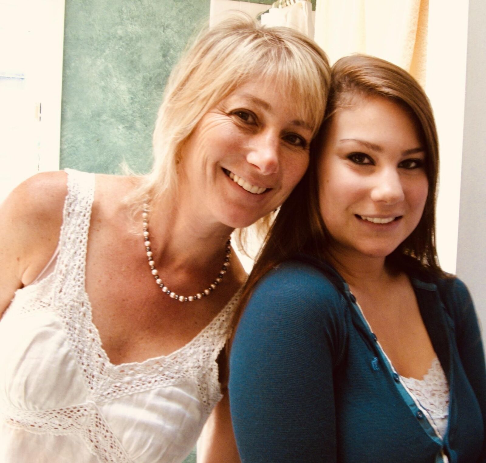 Boobace grand-mère et filles nn pour commentaires