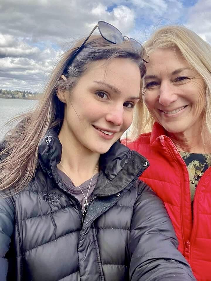 Boobace grand-mère et filles nn pour commentaires