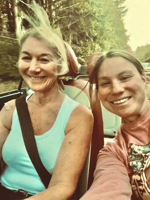 Boobace grand-mère et filles nn pour commentaires