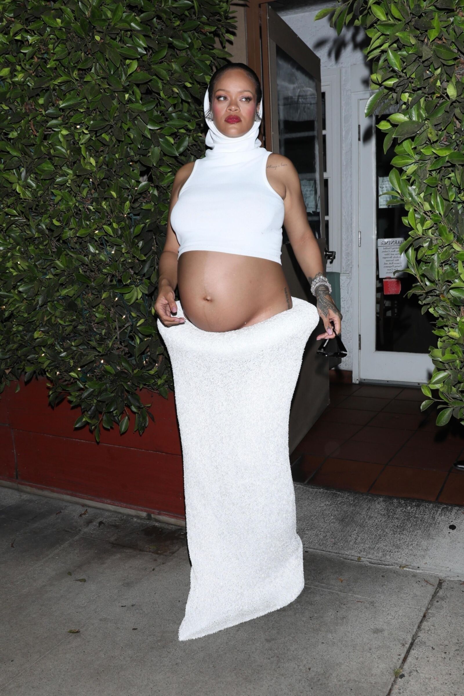 Rihanna a été aperçue en arrivant à Giorgio Baldi à Santa Monica