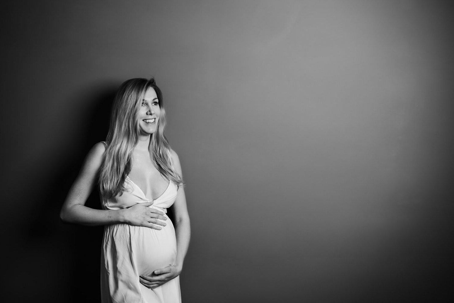 Preggo Blonde mostra seu corpo incrível