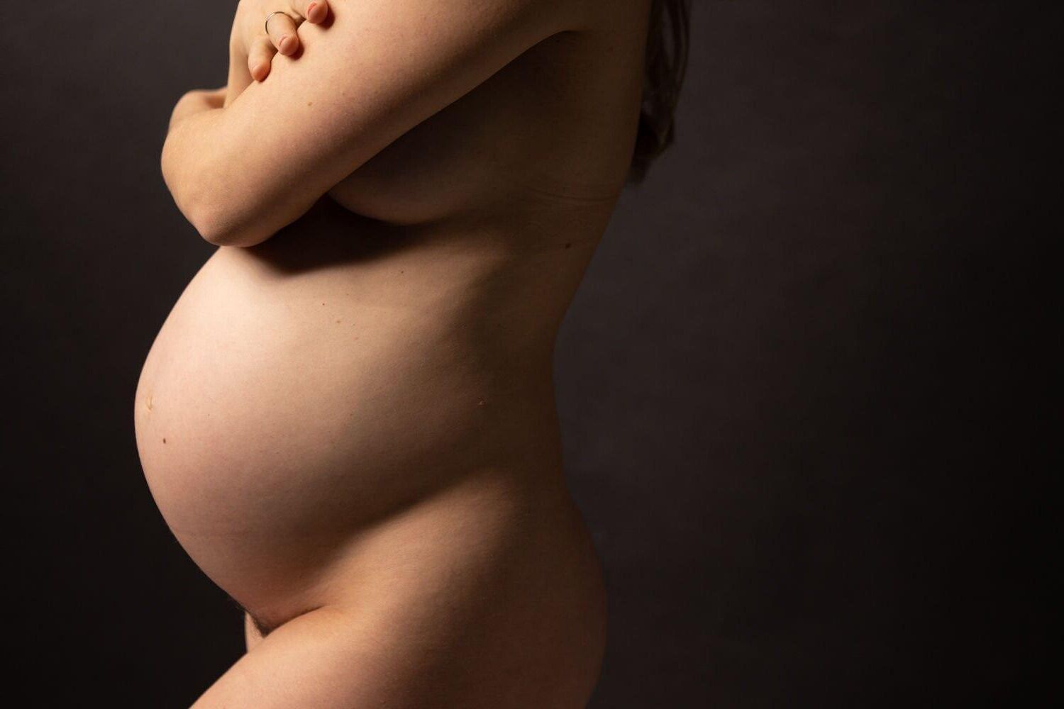 Carolyn mostra seu corpo prego