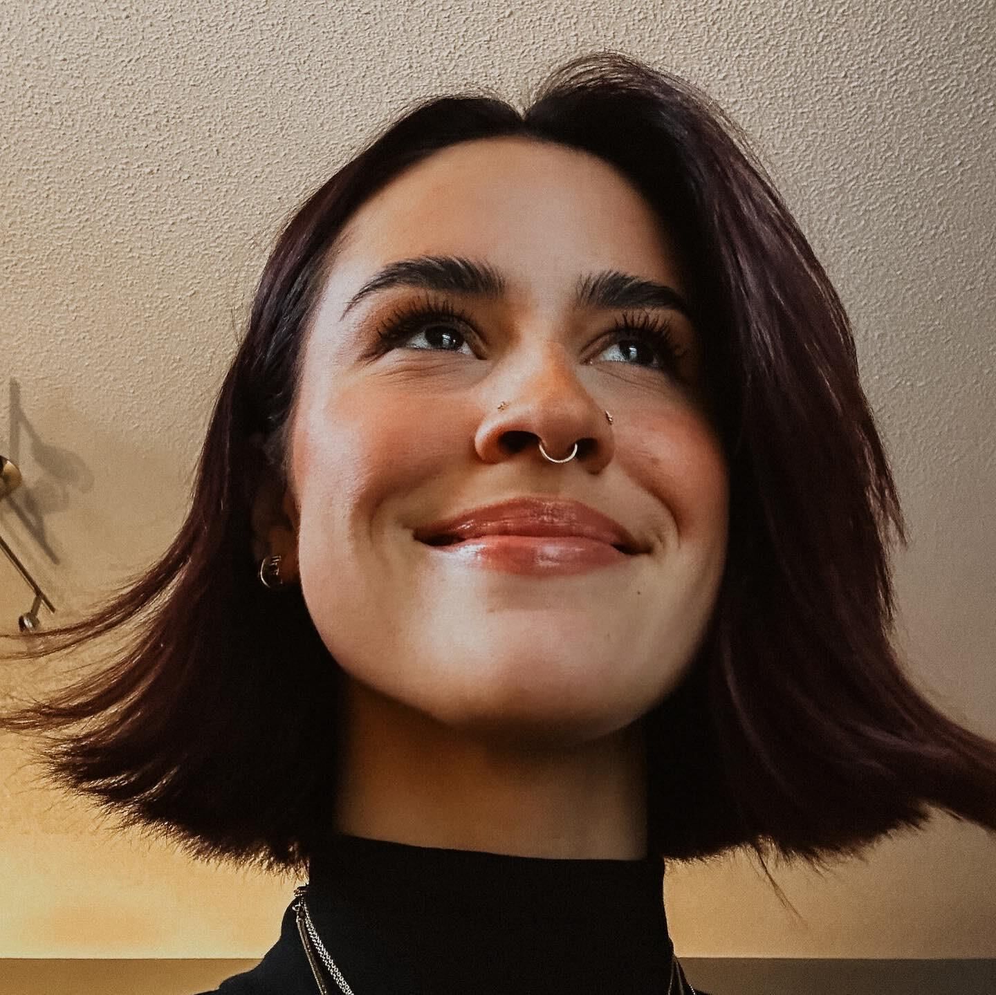 Cassidy é uma vagabunda MILF sexy (fotos grávidas incluídas)