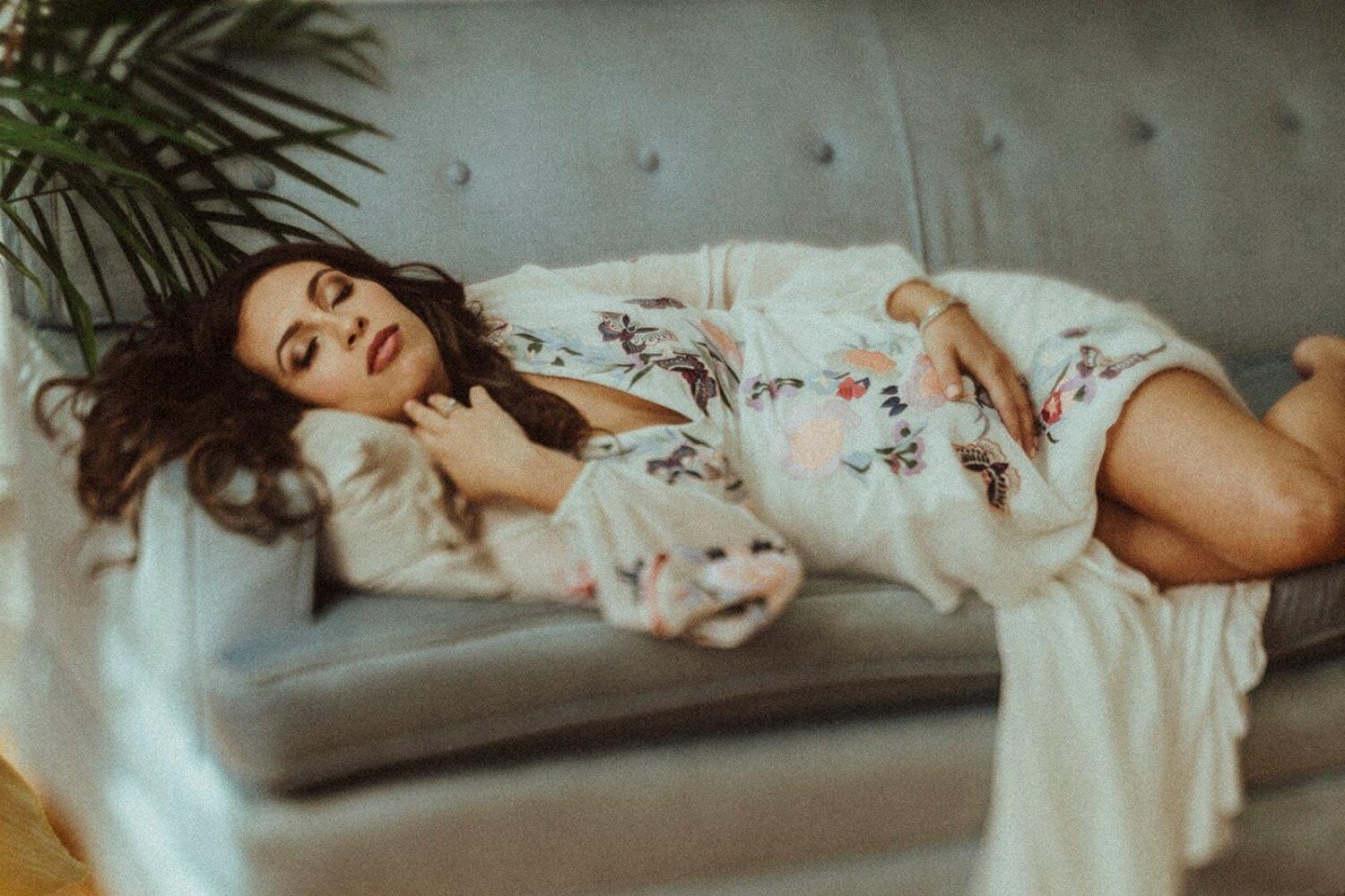 Brunette Preggo impressionante
