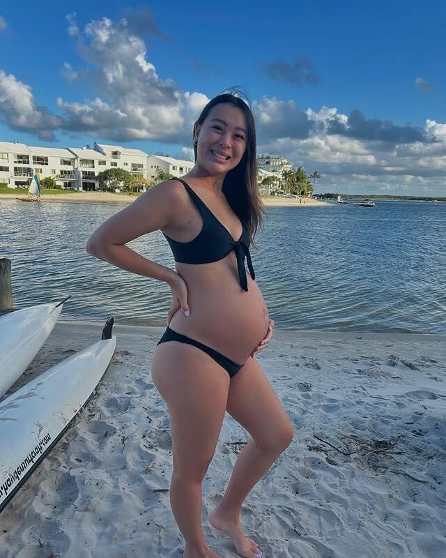 Anna asiática grávida
